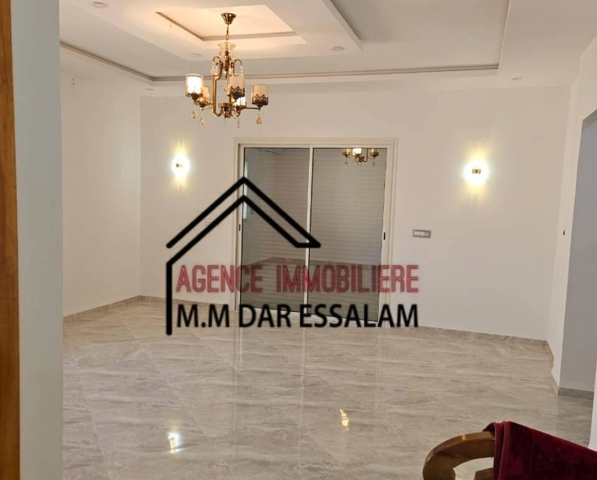 Villa avec un piscine près de la plage à vendre