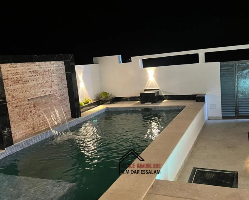 Villa avec piscine près de la mer