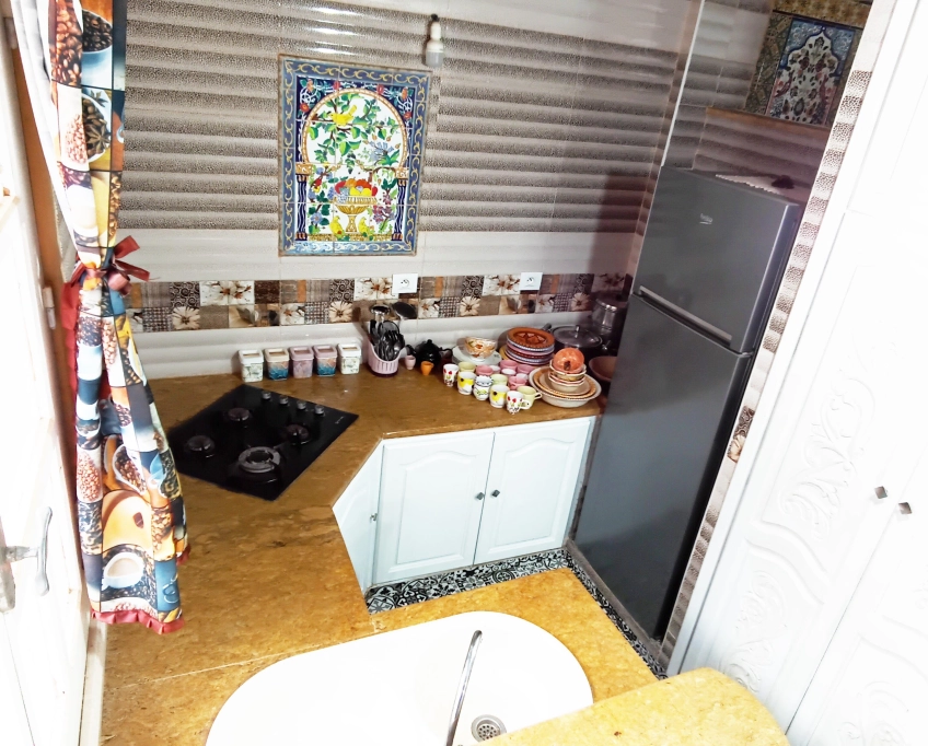 منزل مؤثث ، يبعد 1 دقيقة مشي عن البحر ، في قصور الساف في المهدية