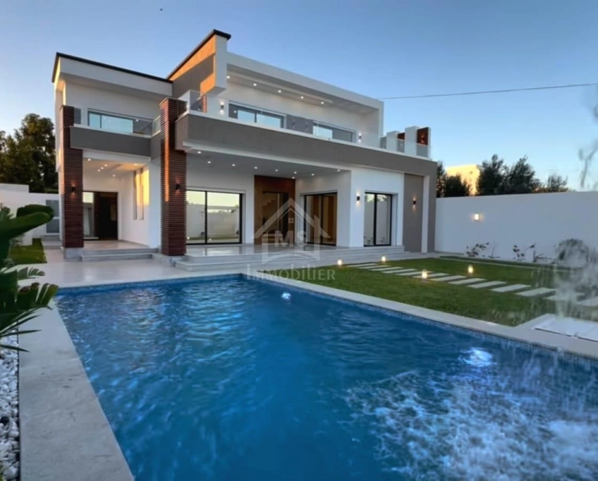 Villa s+4 toute neuve avec piscine à vendre à hammamet sud
