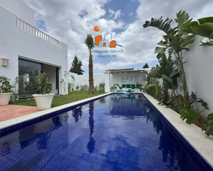 A vendre une villa de charme avec piscine s+4