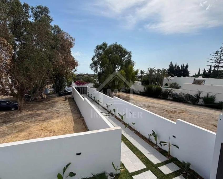Villa avec piscine et jardin à hammamet sud à vendre 51355351