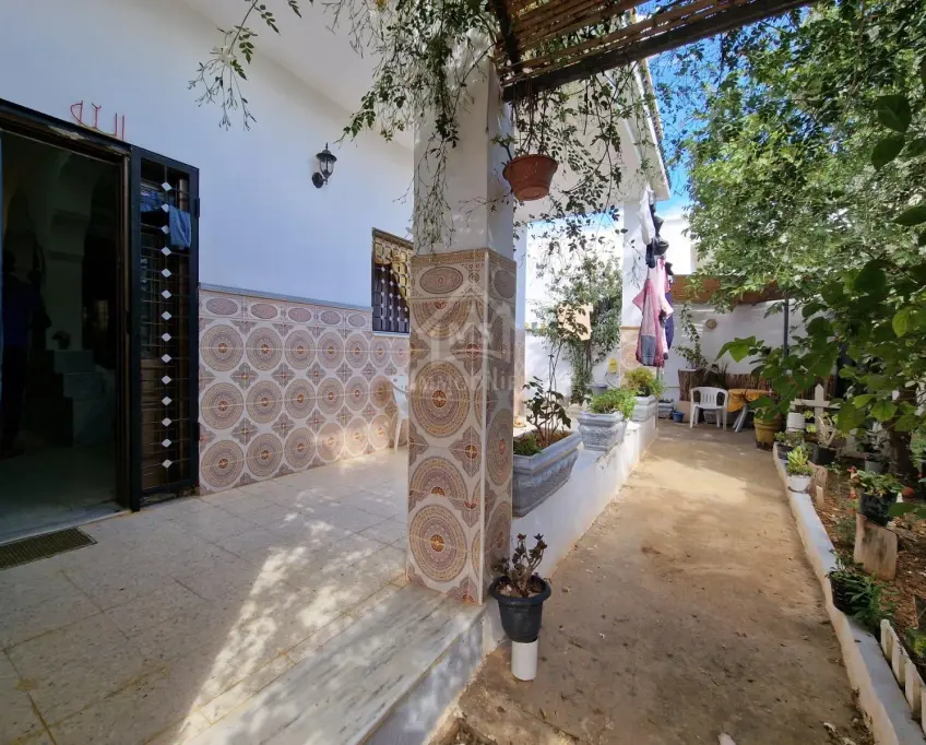 Maison s+2 avec jardin à vendre à hammamet sud 51355351