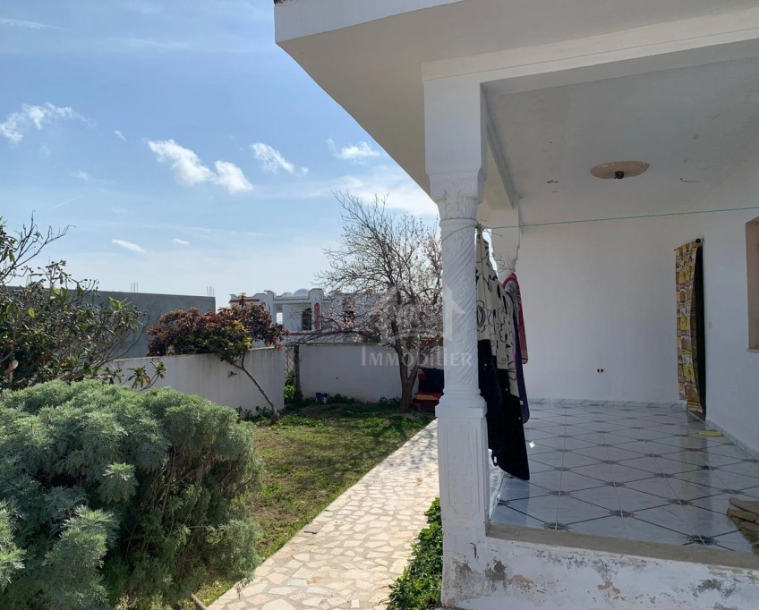 Spacieuse maison s+2 avec jardin à hammamet sud à vendre