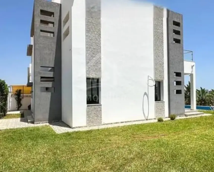 Villa s+4 toute neuve avec jardin et piscine à hammamet sud 51355351