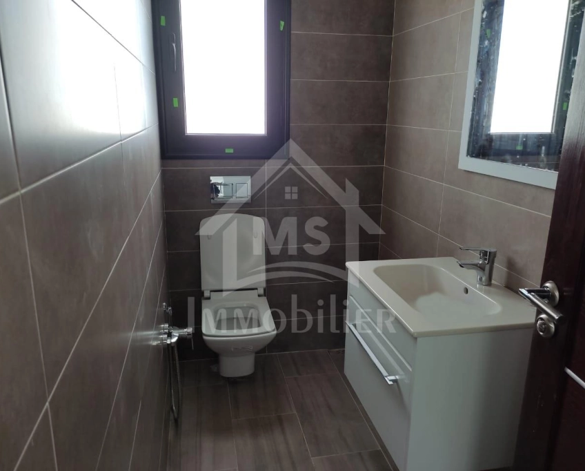 Villa s+4 toute neuve avec jardin et piscine à hammamet sud 51355351