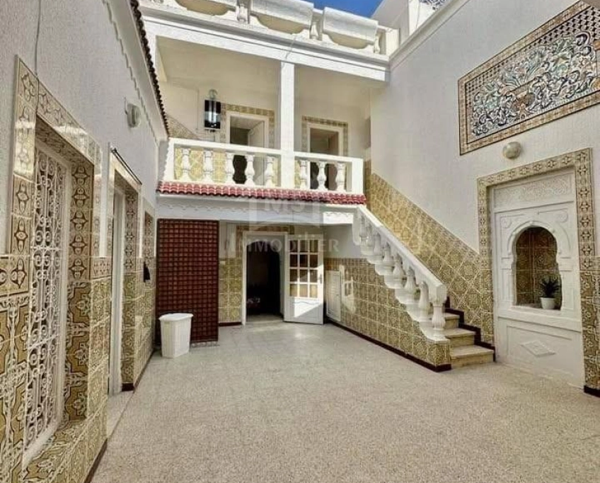 Maison arabesque s+4 à vendre à béni khiar 51355351