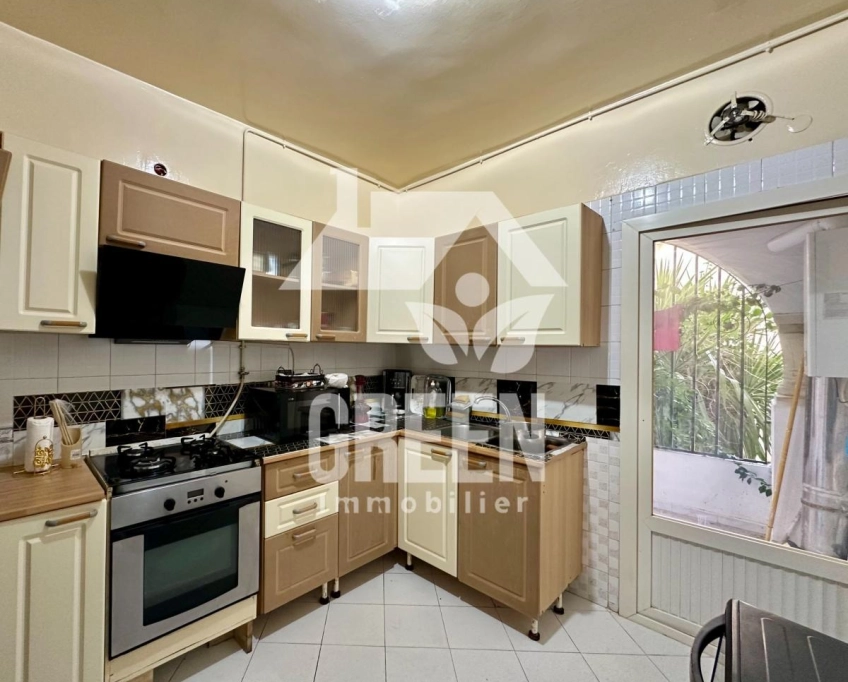 Appartement s+3 " zahra laouina "