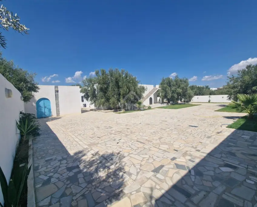 Spacieuse maison s+2 à hammamet sud à vendre 51355351