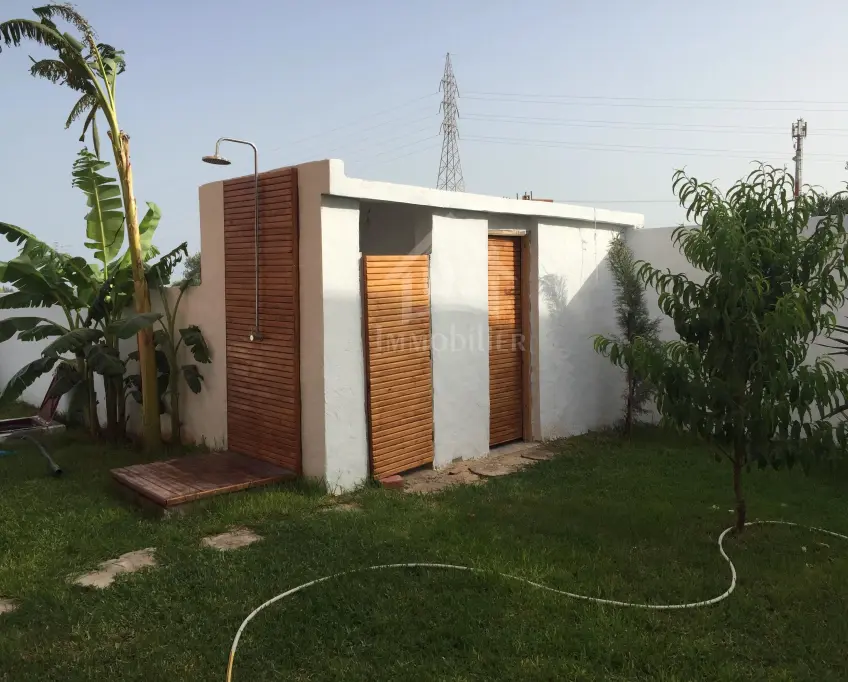 Villa s+4 avec piscine à hammamet à vendre 51355351