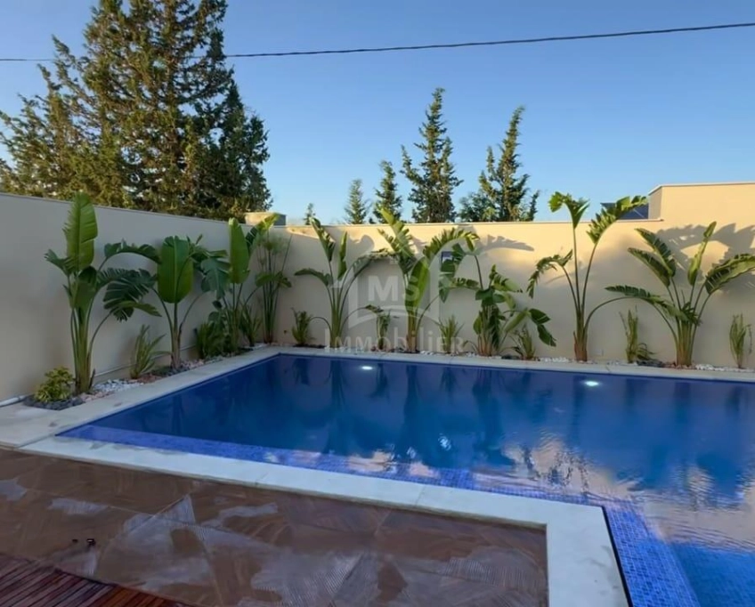 Villa toute neuve avec piscine et jardin à vendre 51355351