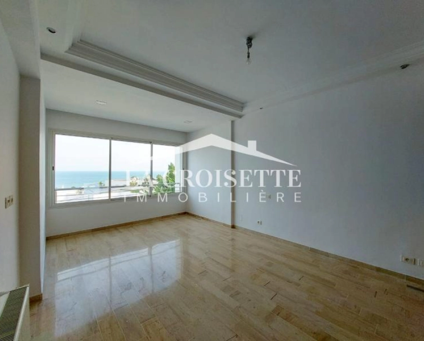 Triplex s4 vue sur mer à la marsa ztrl0108