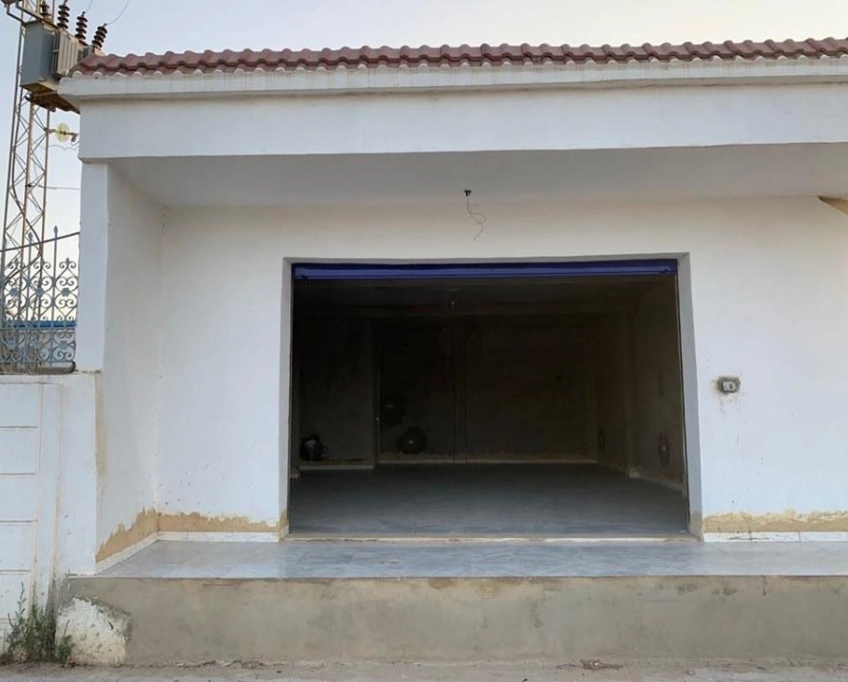 Deux dépôts à louer