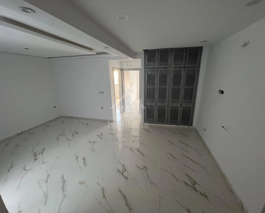 Charmant triplex tout neuf à hammamet sud à vendre 51355351