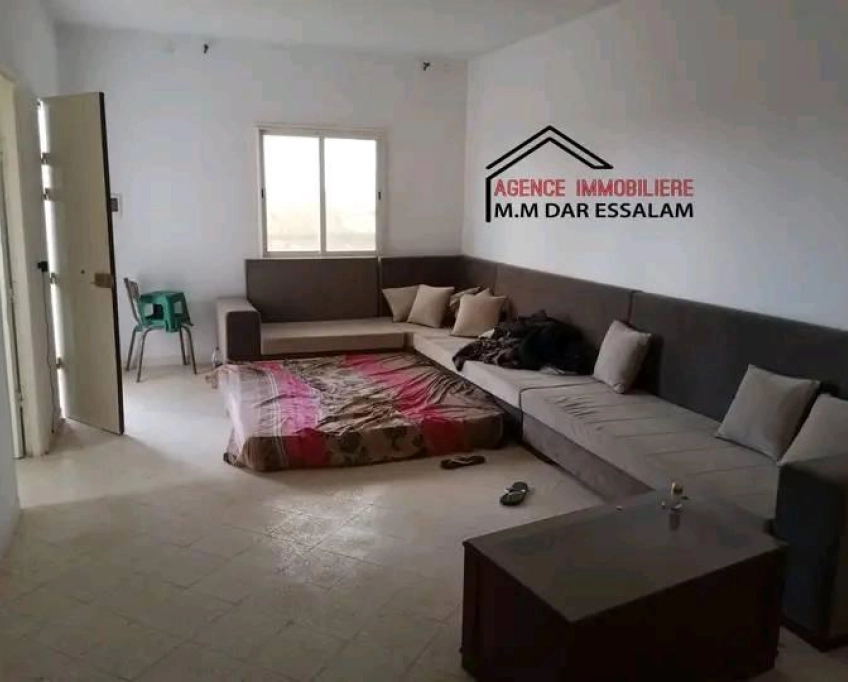 Maison indépendante avec deux garages près de toutes commodités