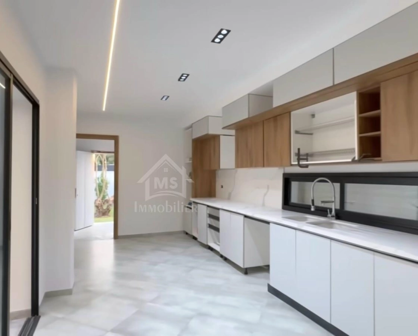 Villa s+4 toute neuve avec piscine à vendre à hammamet sud 51355351