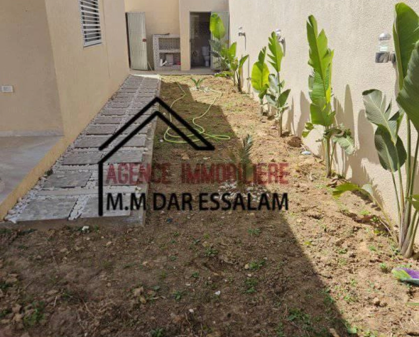 Villa avec un piscine près de la plage à vendre