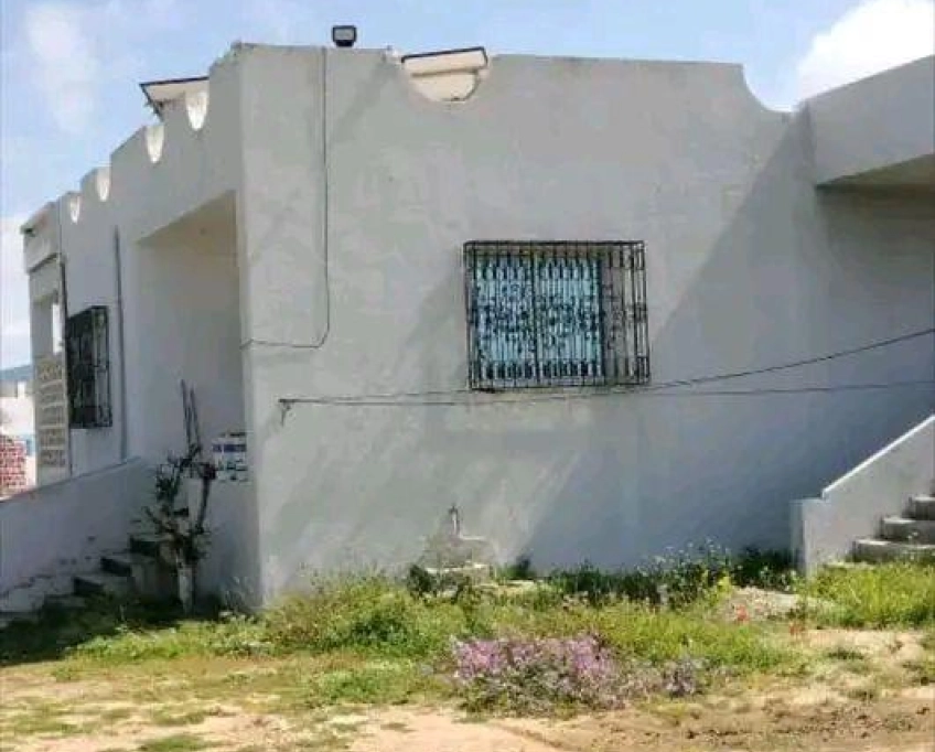 Terrain agricole contenant une villa