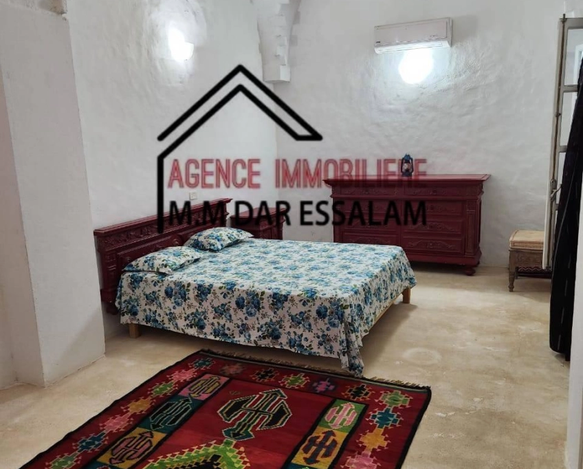 Une grande villa près de la mer à vendre