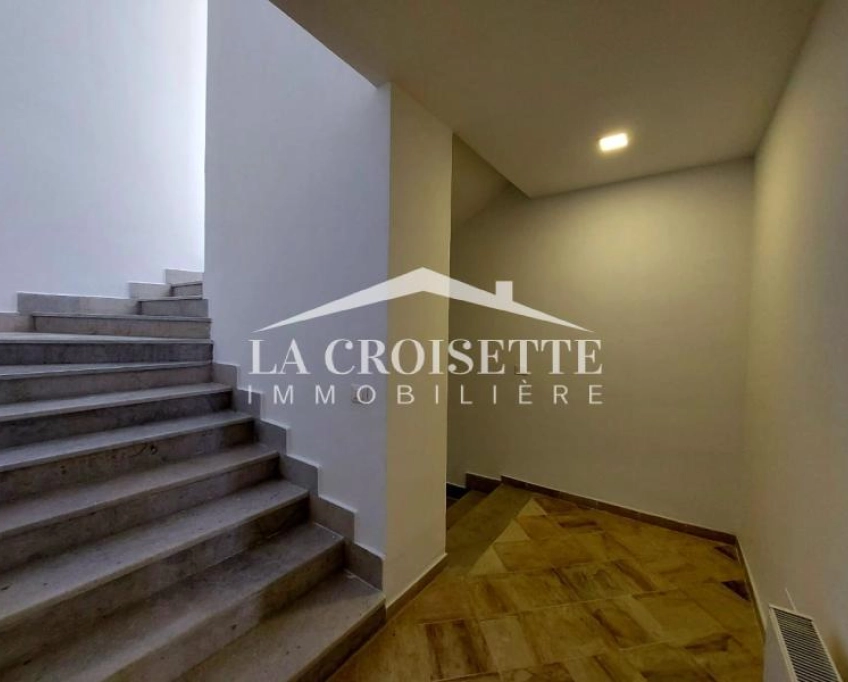 Triplex s4 vue sur mer à la marsa ztrl0108