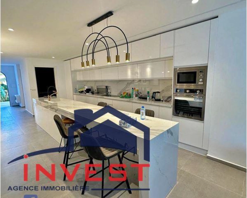 Villa meublé avec piscine et jardin au golden tulip