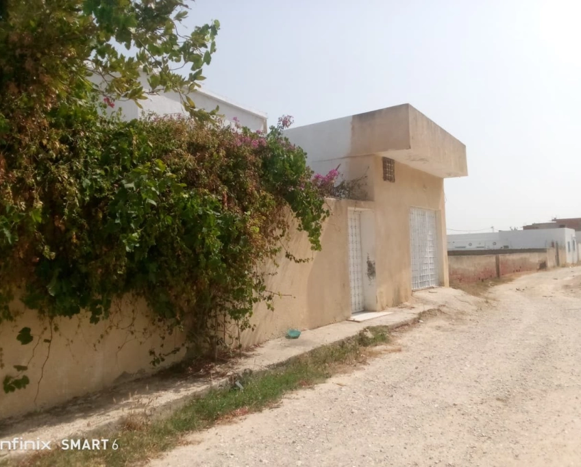 Villa s+4 à vendre – raoued plage ,  256m2