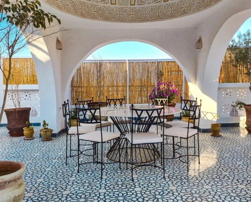 Villa de standing meublée à louer à kélibia – 5 suites – piscine, hammam, jacuzzi