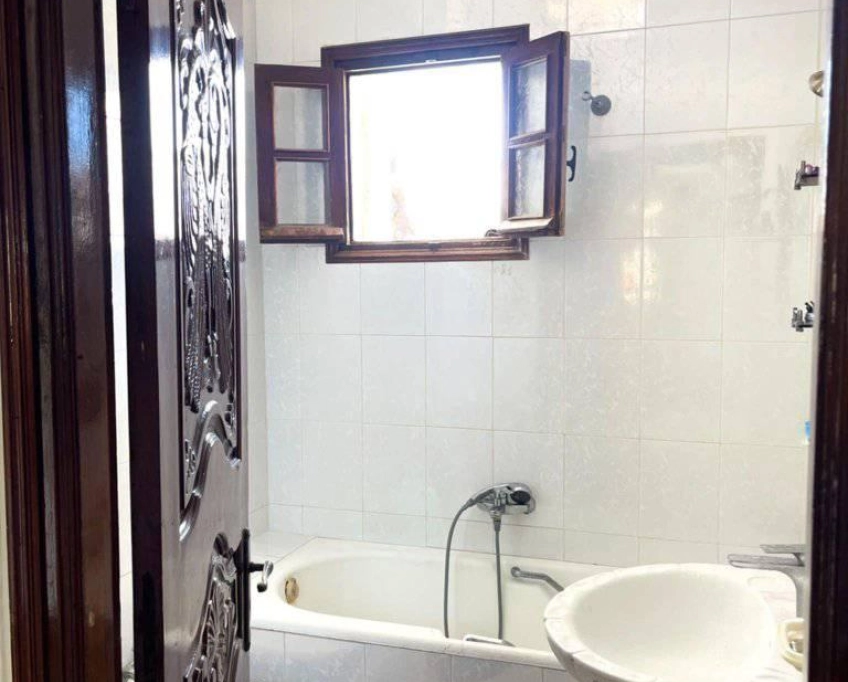 Maison avec deux garages à kélibia