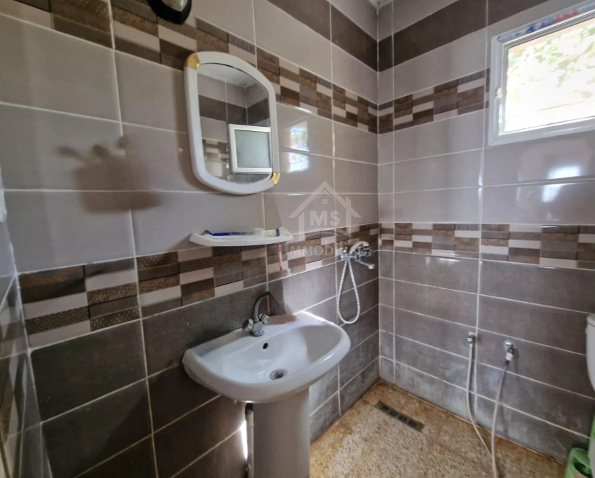 Maison s+2 avec garage et jardin à hammamet sud à vendre 51355351