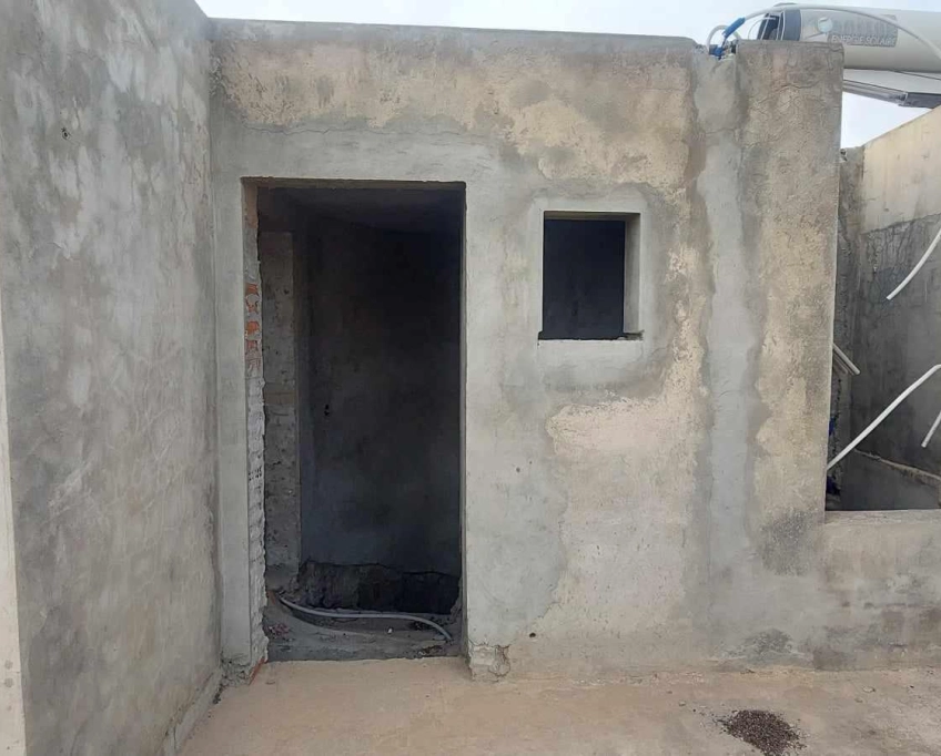 Vente de maison inachevée à la cité el wafa elmrezga