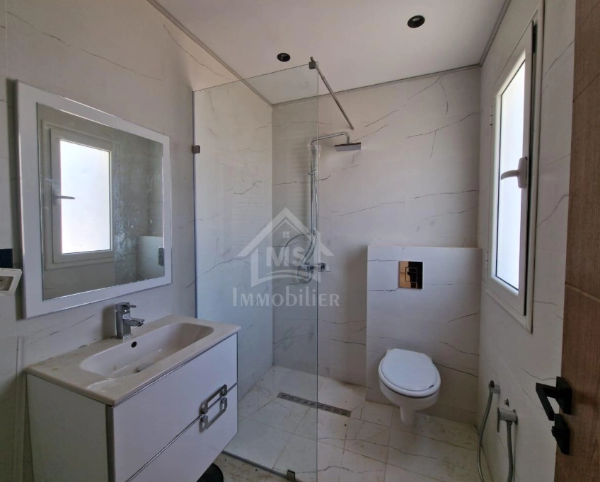 Un duplex s+5 avec piscine à hammamet sud à vendre 51355351