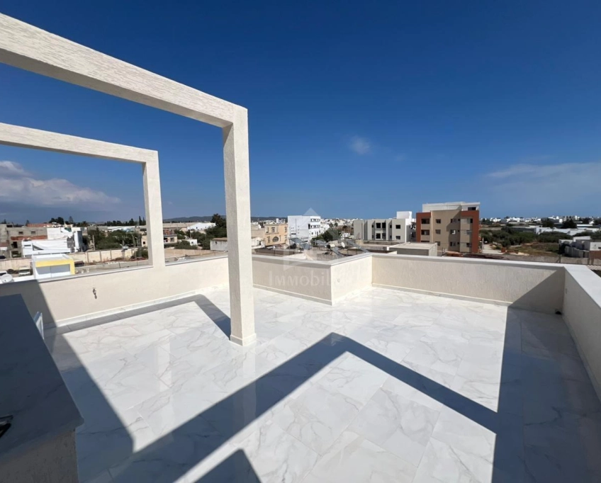 Charmant triplex tout neuf à hammamet sud à vendre 51355351
