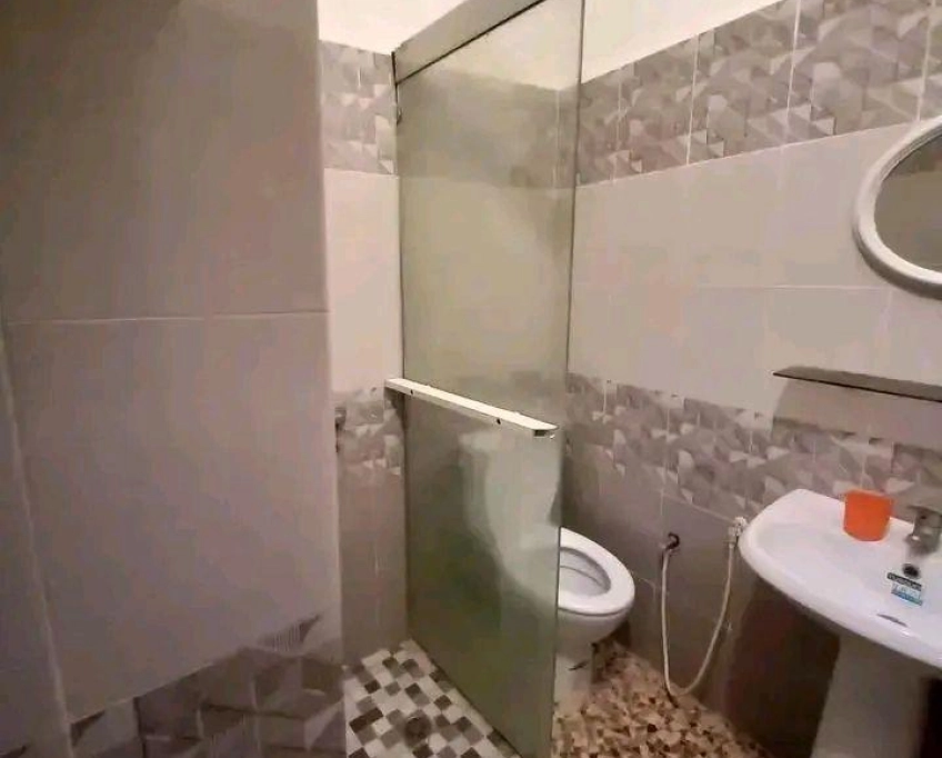 Maison avec piscine et un studio à vendre