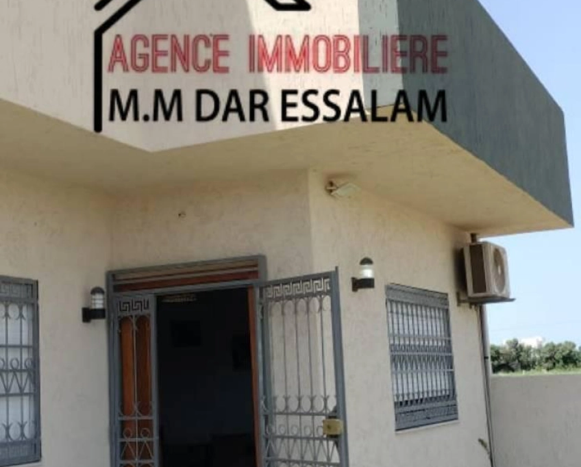 Deux maisons près de la plage à vendre