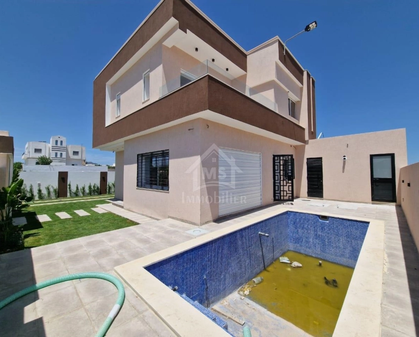 Un duplex s+5 avec piscine à hammamet sud à vendre 51355351