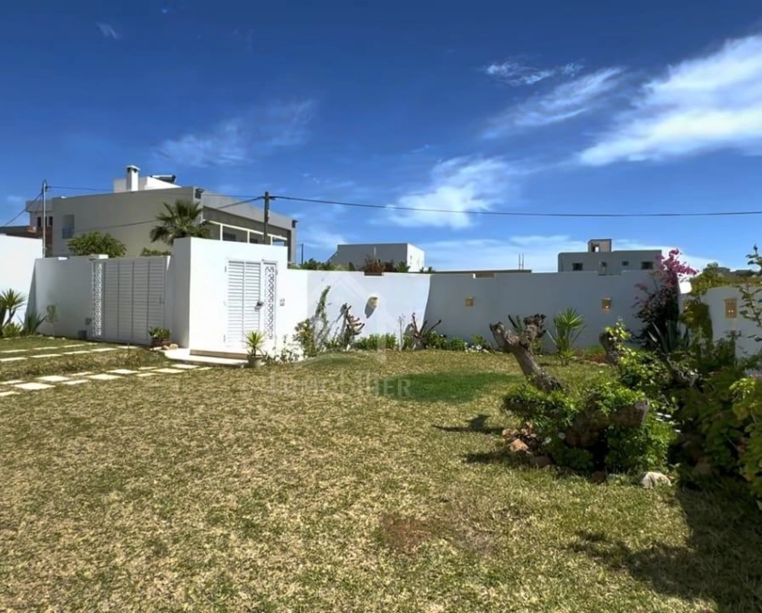 Villa s+4 toute neuve avec grand jardin à vendre à hammamet sud 51355351