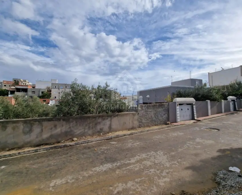Terrain clôturé de 658 m² à hammamet nord à vendre 51355351