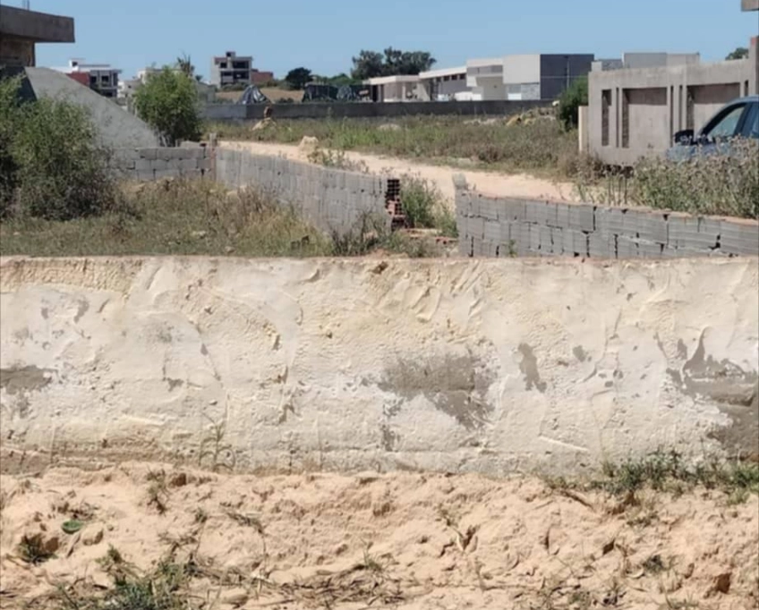 Un lot de terrain près de la plage à vendre
