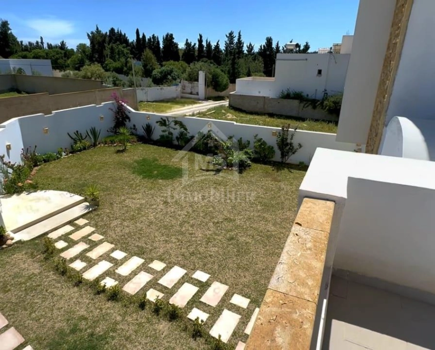 Villa s+4 toute neuve avec grand jardin à vendre à hammamet sud 51355351