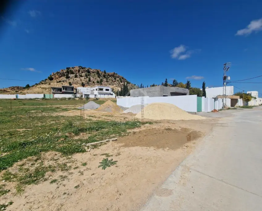 51355351للبيع أرض صبغة سكنية في الحمامات