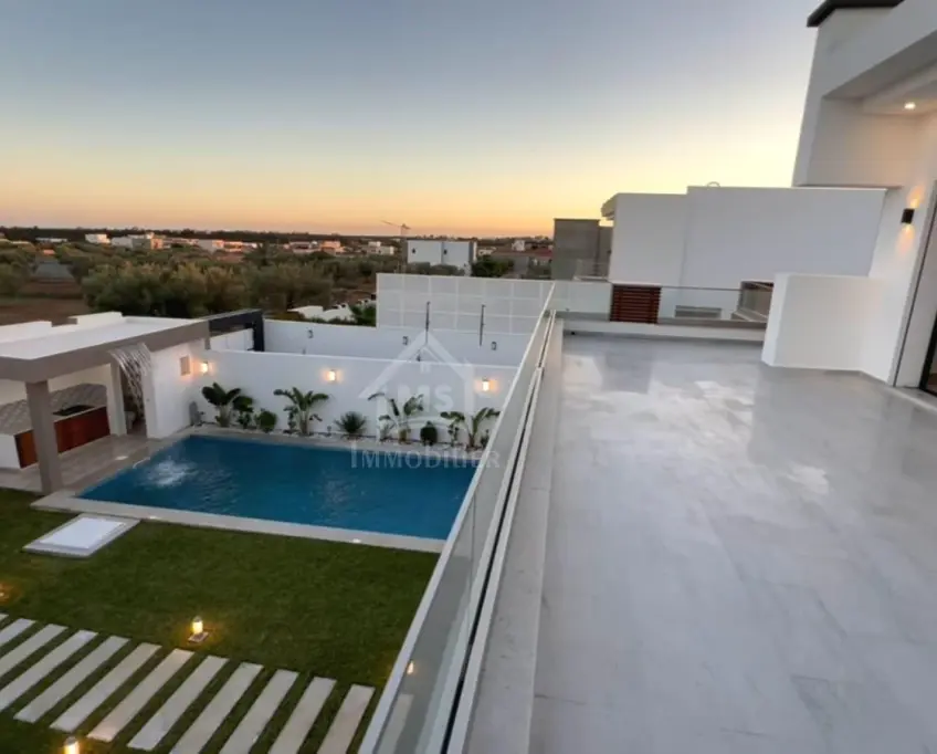 Villa s+4 toute neuve avec piscine à vendre à hammamet sud 51355351