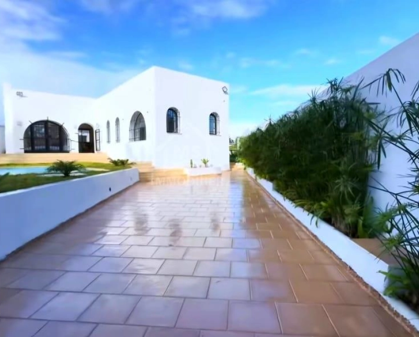 Une villa toute neuve avec piscine à vendre à hammamet sud 51355351