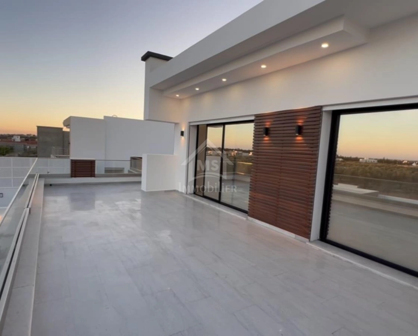 Villa s+4 toute neuve avec piscine à vendre à hammamet sud 51355351