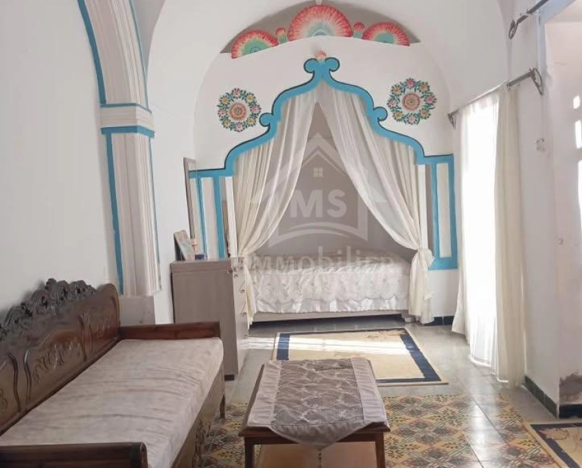 Maison arabesque s+5 à vendre à korba 51355351