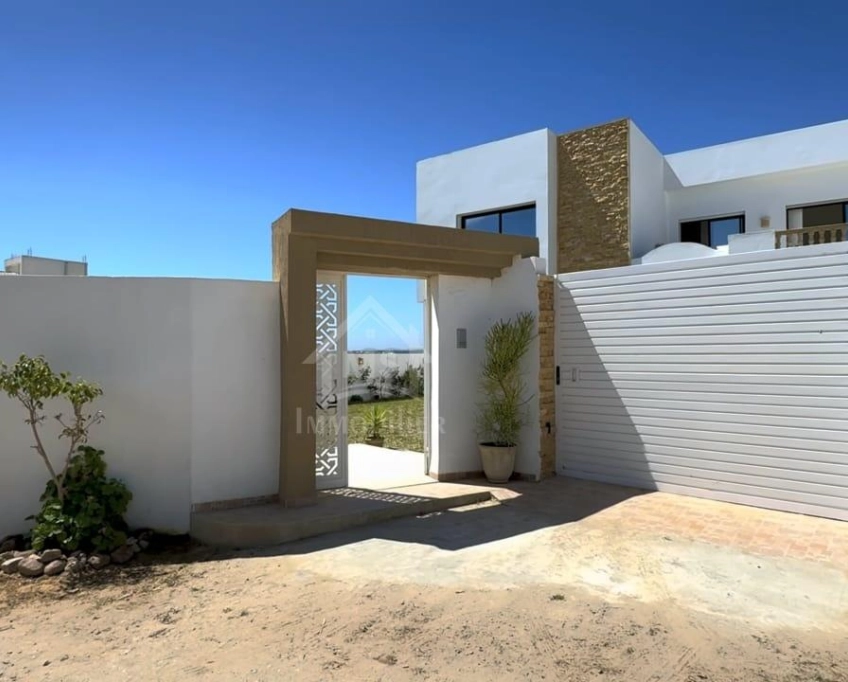 Villa s+4 toute neuve avec grand jardin à vendre à hammamet sud 51355351