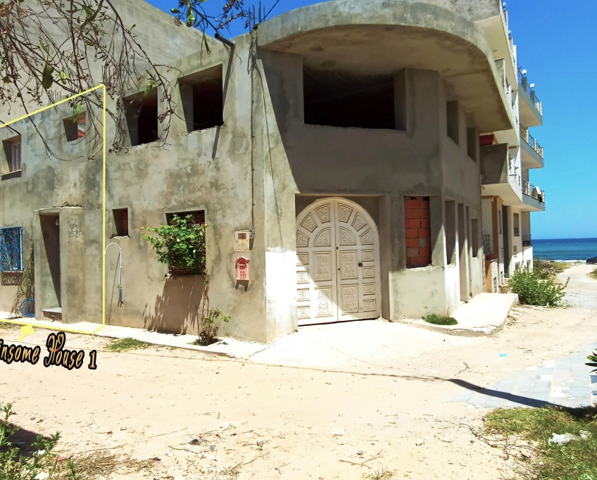 منزل مؤثث ، يبعد 1 دقيقة مشي عن البحر ، في قصور الساف في المهدية