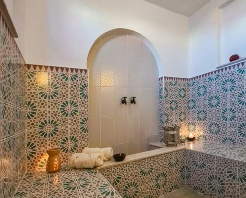 Villa de standing meublée à louer à kélibia – 5 suites – piscine, hammam, jacuzzi