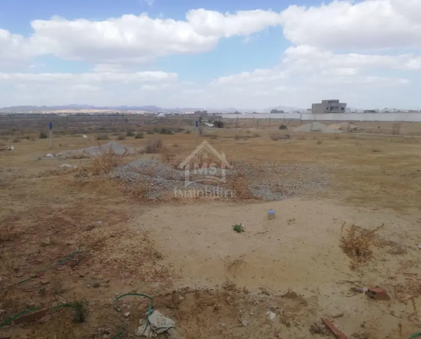 Deux lots de terrain jumelés et clôturés de 527 m² à vendre 51355351