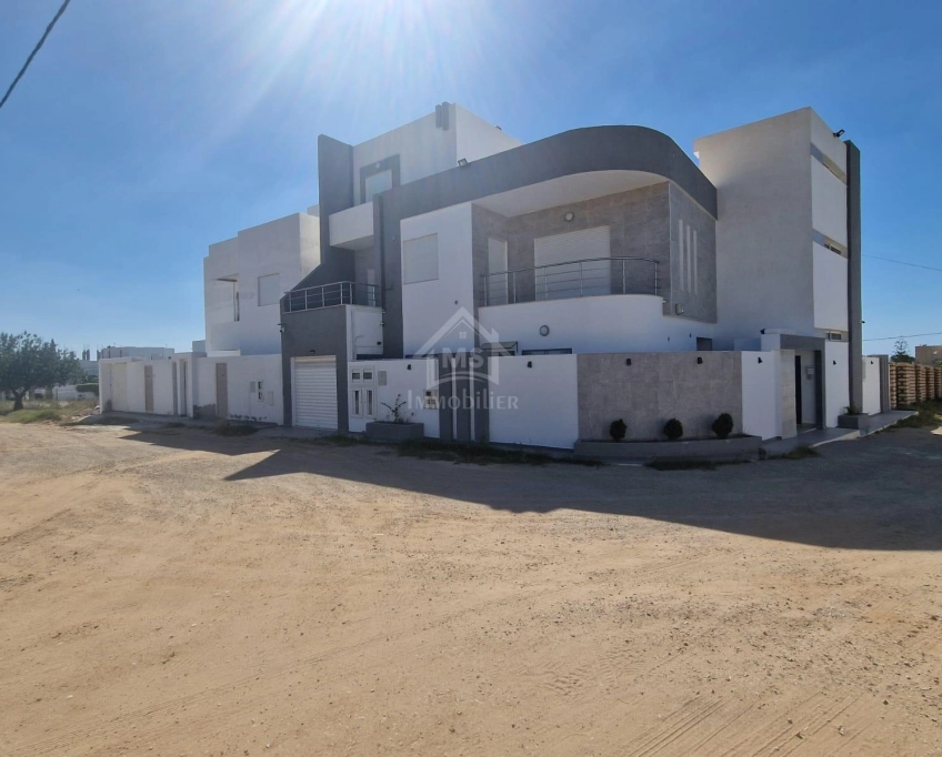 Terrain constructible de 250 m² à mrezga à vendre 51355351