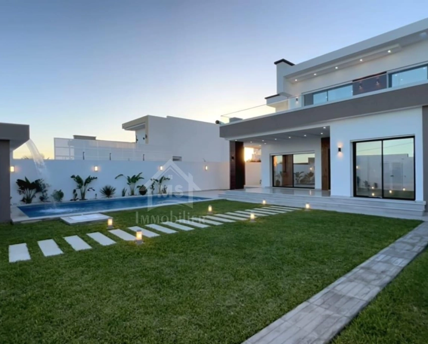 Villa s+4 toute neuve avec piscine à vendre à hammamet sud